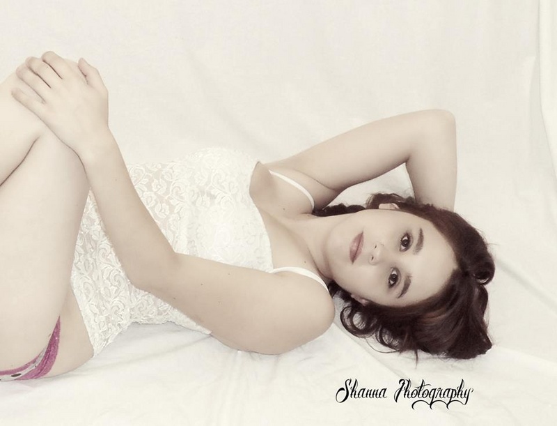 Female model photo shoot of Amanda Traylor