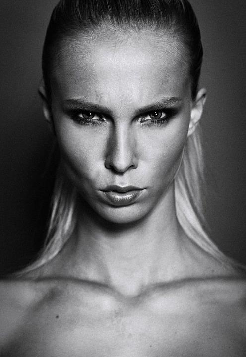 Female model photo shoot of Tereszska