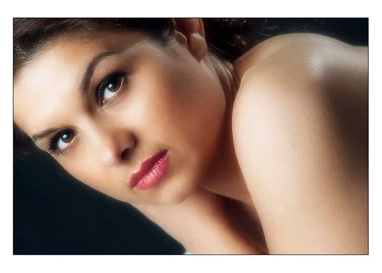 Female model photo shoot of Persida Gabriela 
