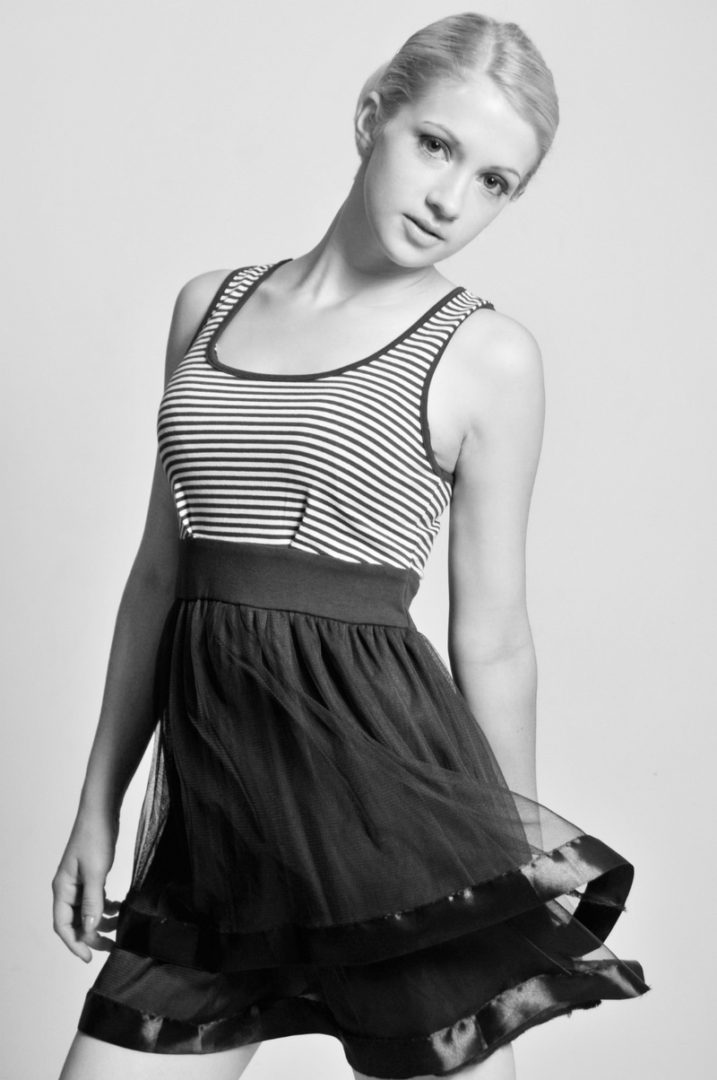 Female model photo shoot of Ayesha okelly by DeeBall