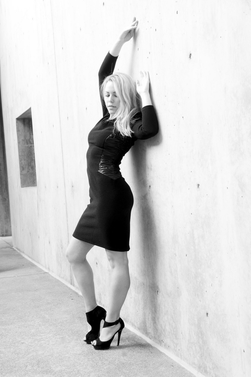 Female model photo shoot of Allison Hart