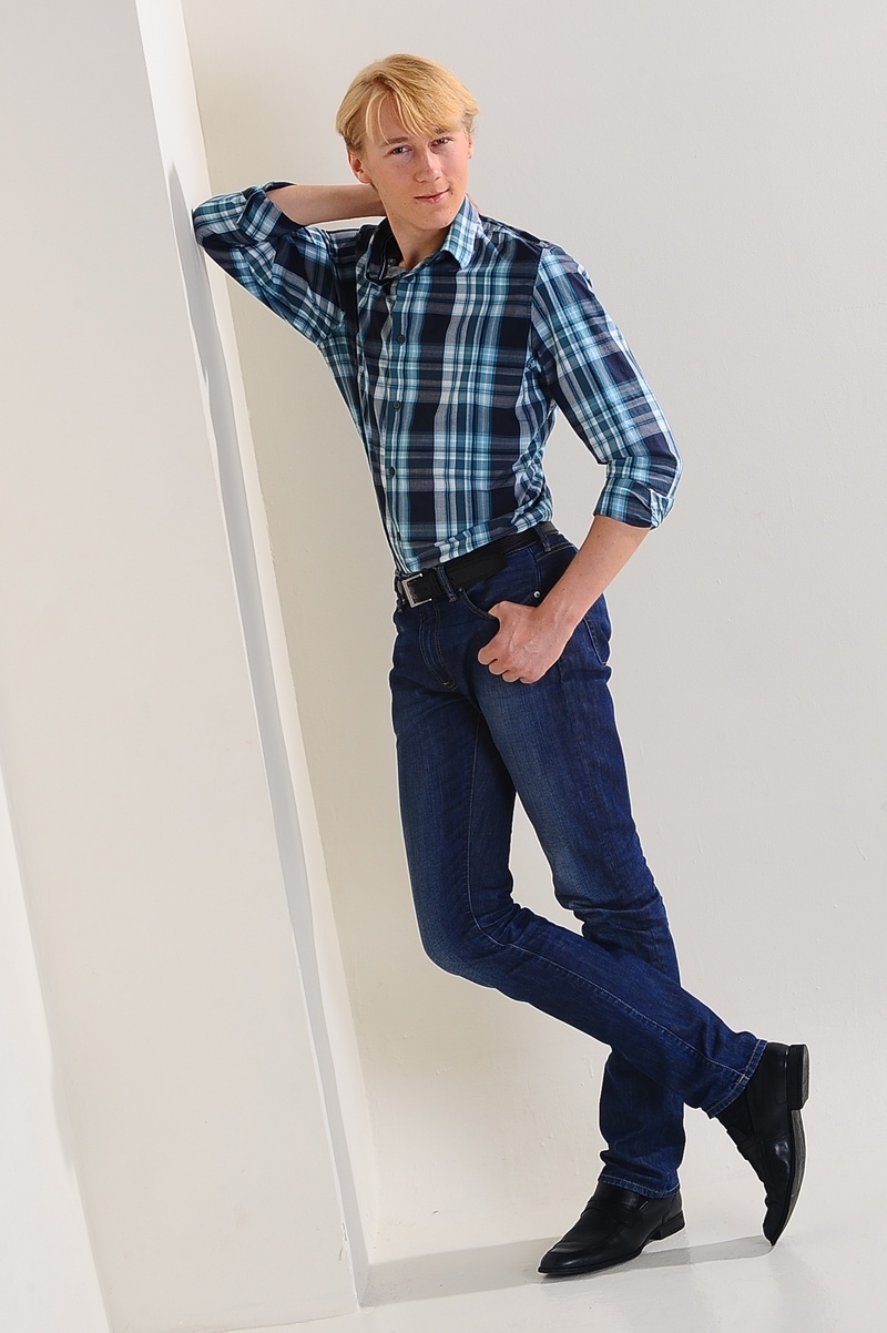 Male model photo shoot of trackrunner