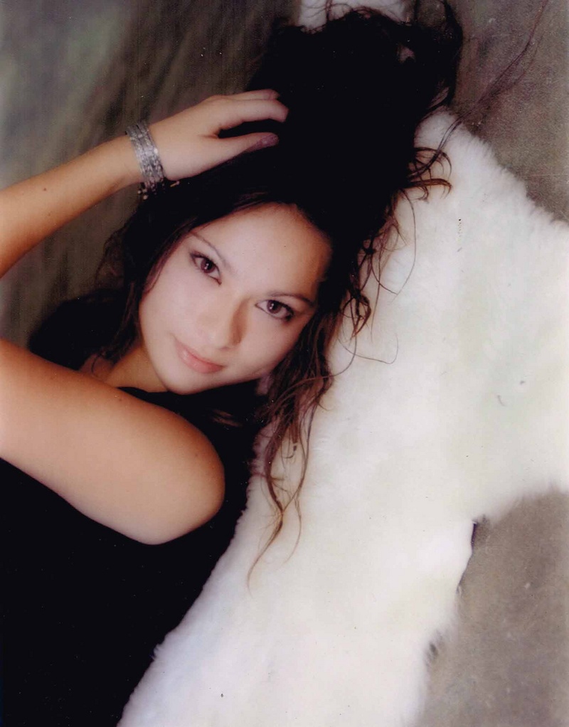 Female model photo shoot of Vania Merced