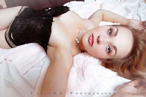 Female model photo shoot of Tiffany McNaughton