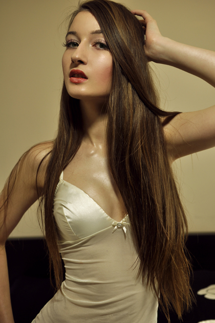Female model photo shoot of monikadabrowska