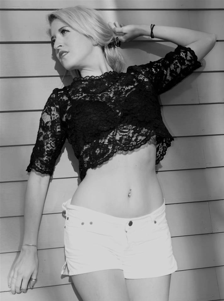 Female model photo shoot of Leah Paskalides