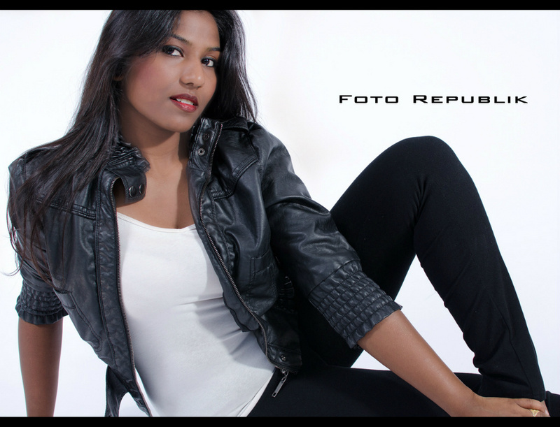 Female model photo shoot of Lallana_Model