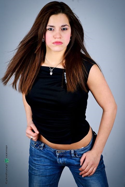 Female model photo shoot of Ashmil241
