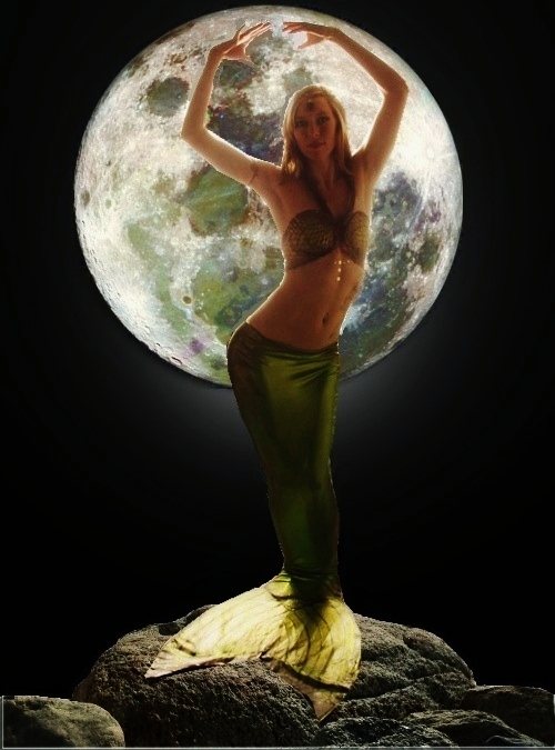 Female model photo shoot of Mermaid Citrine
