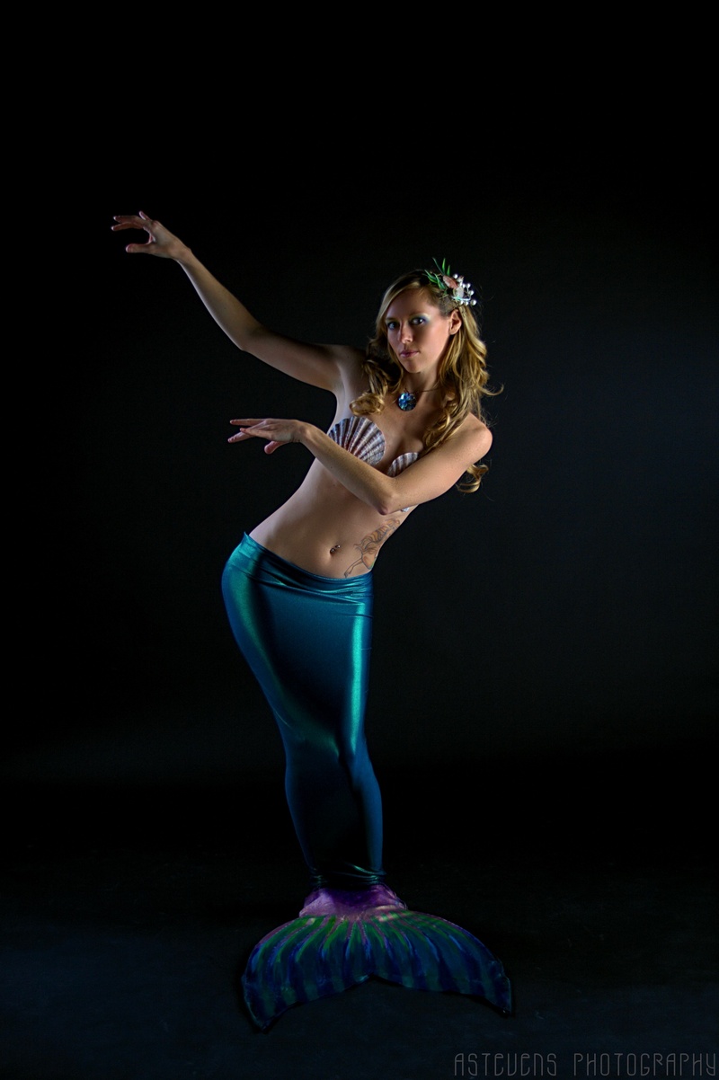Female model photo shoot of Mermaid Citrine