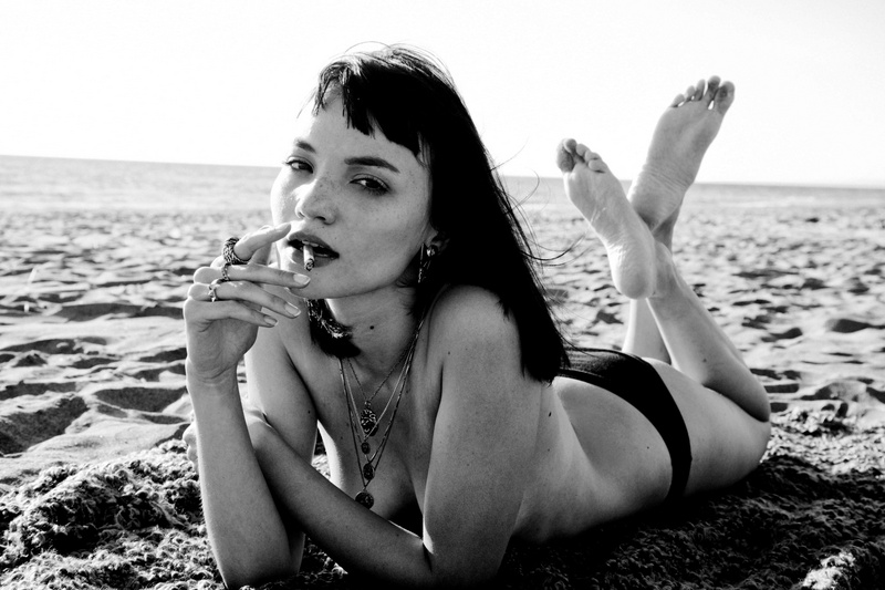 Female model photo shoot of Valentina Vallox