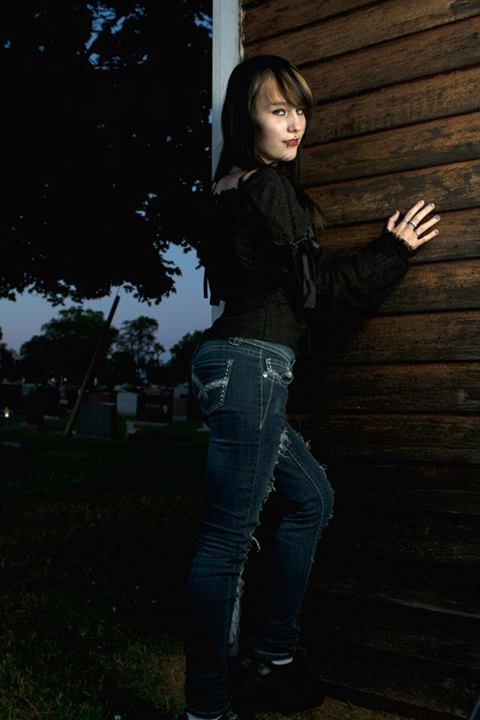 Female model photo shoot of Emily  D by Kris Kays