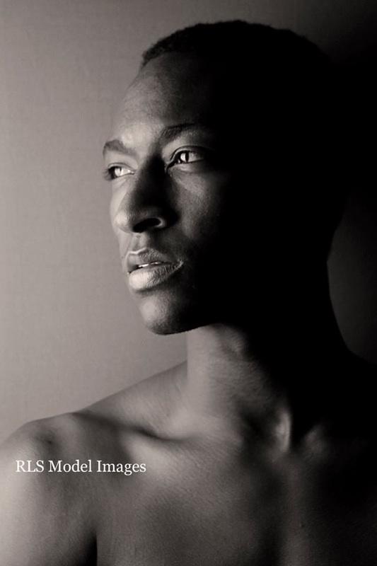 Male model photo shoot of Edrikus Huffman