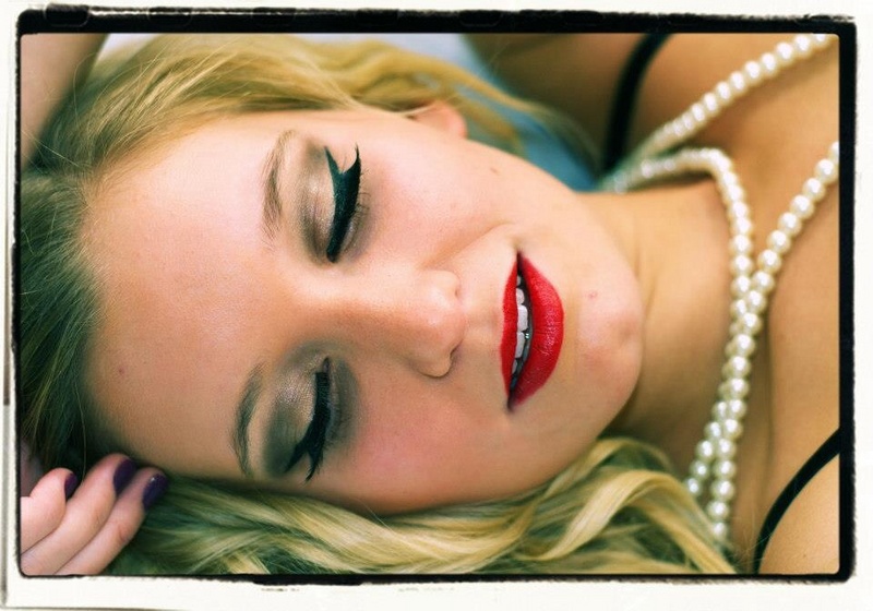 Female model photo shoot of Britney Q