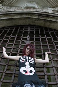 Female model photo shoot of Lisa Neary by Adrian Hogan  in Ducketts Grove, makeup by Denise Neary