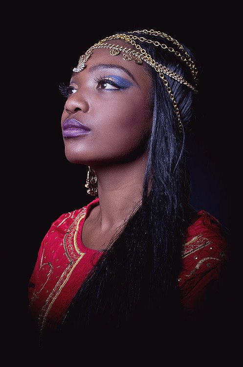 Female model photo shoot of Lavanyai Dieu