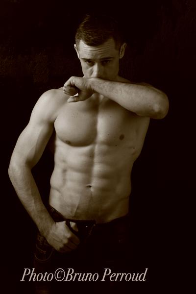 Male model photo shoot of AcroArno in Paris