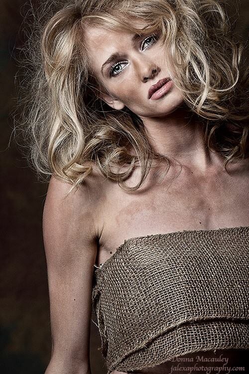Female model photo shoot of Michelle Busch