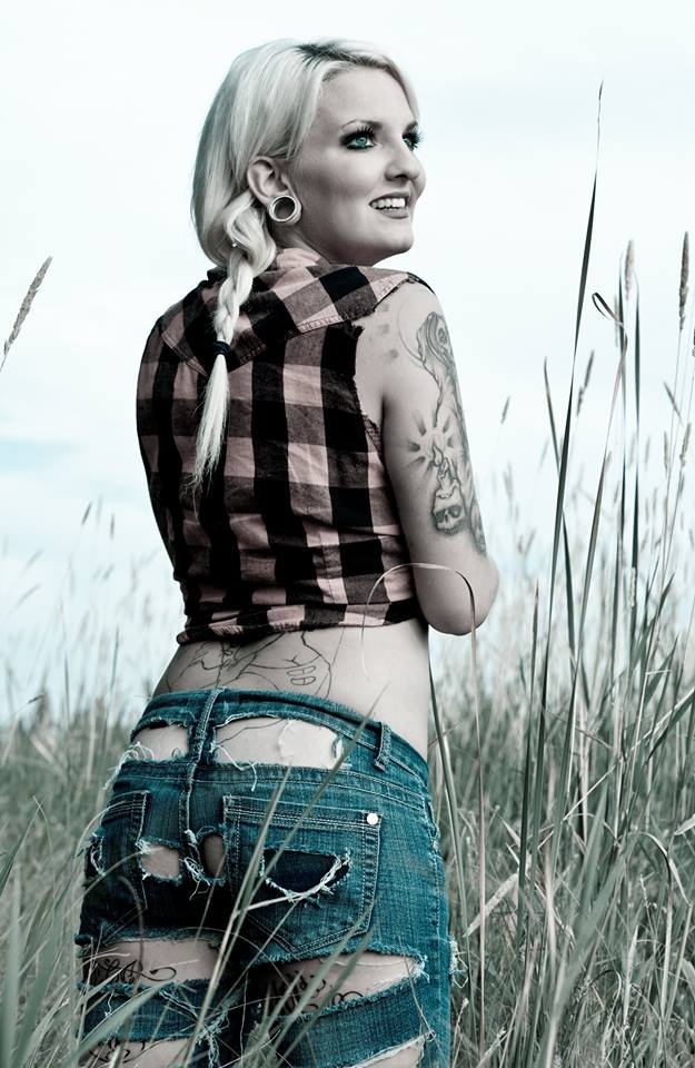 Female model photo shoot of Katy Bug