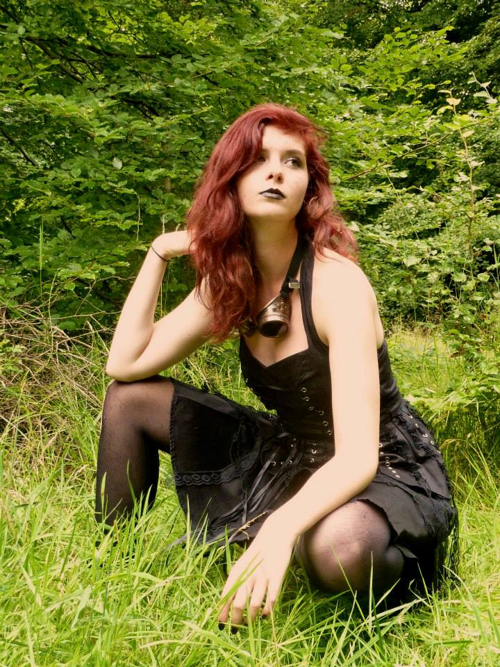 Female model photo shoot of EllenFrancesD