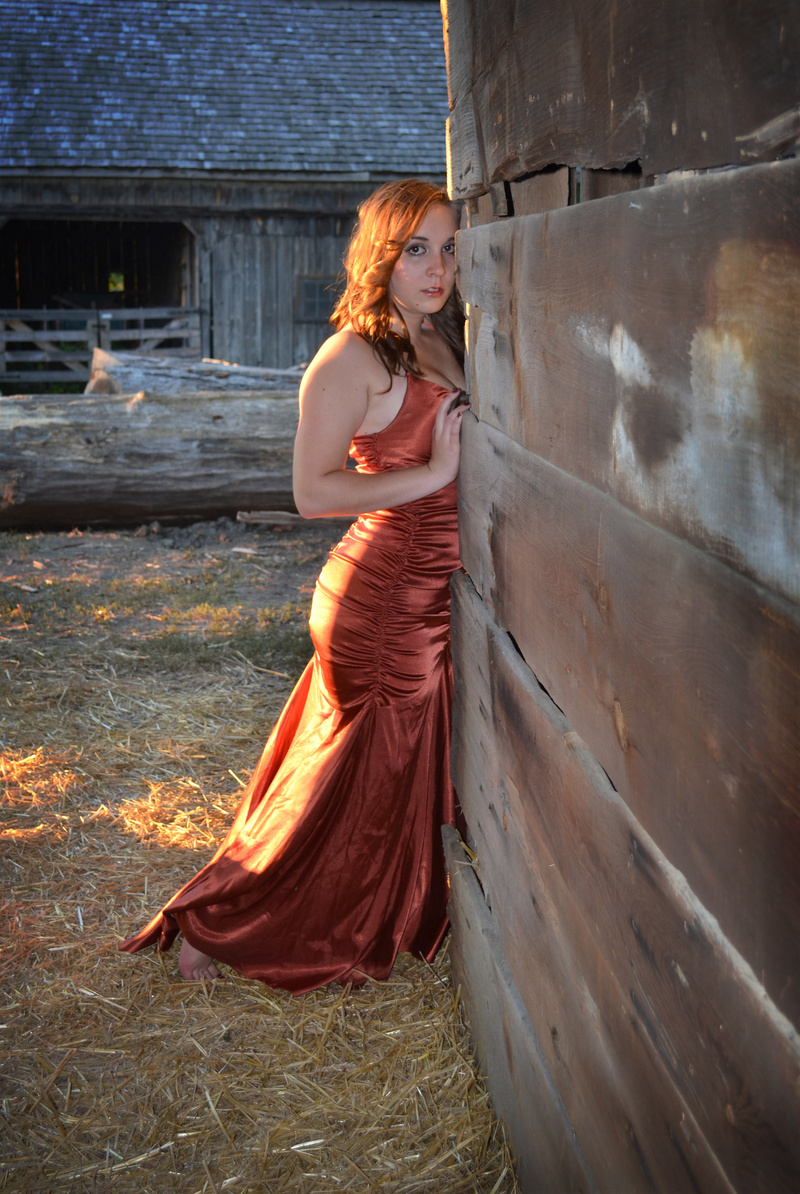 Female model photo shoot of Laura Ockel in Chesterfield, MO
