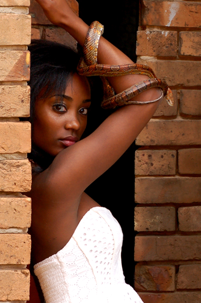 Female model photo shoot of Lanaiza Kelly by Mobius Images