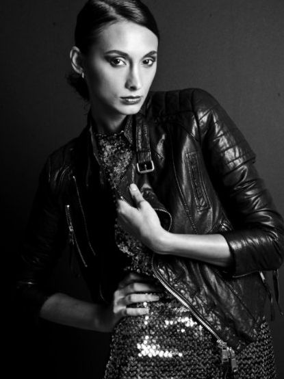 Female model photo shoot of Alina Petre