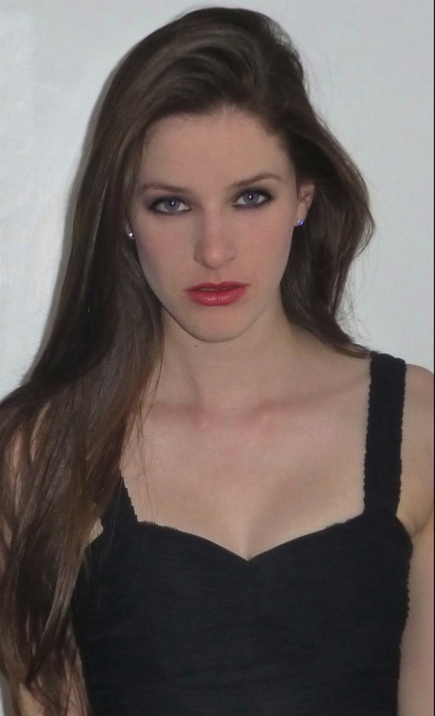 Female model photo shoot of Mairi Mac Arthur