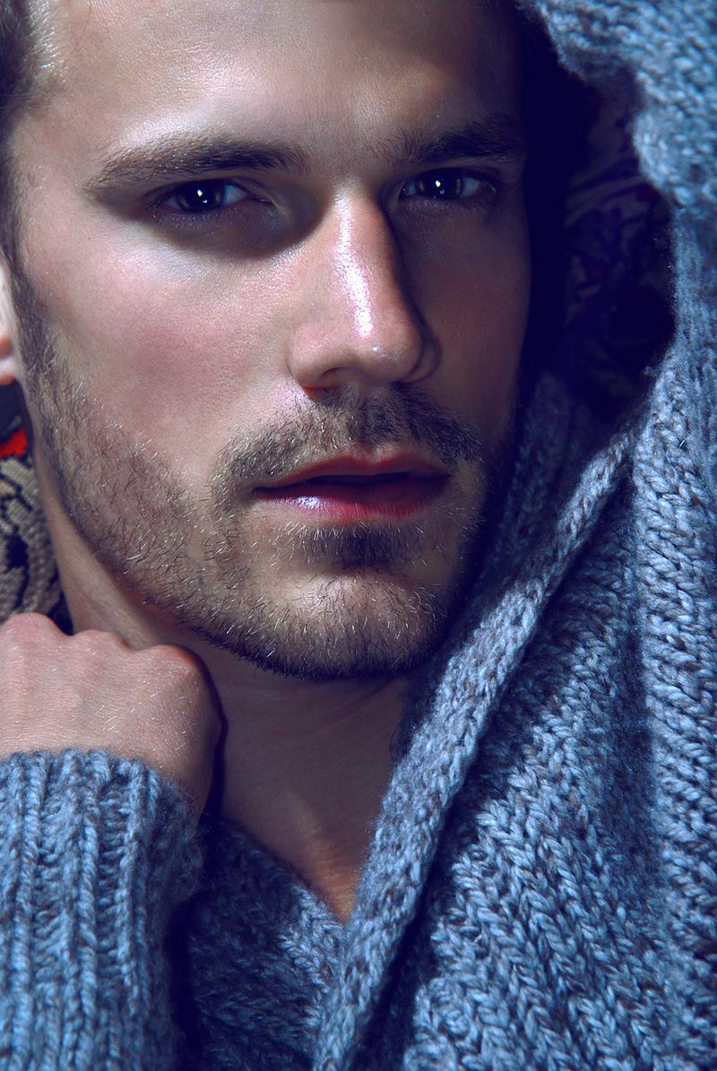 Male model photo shoot of Mathieu Marin