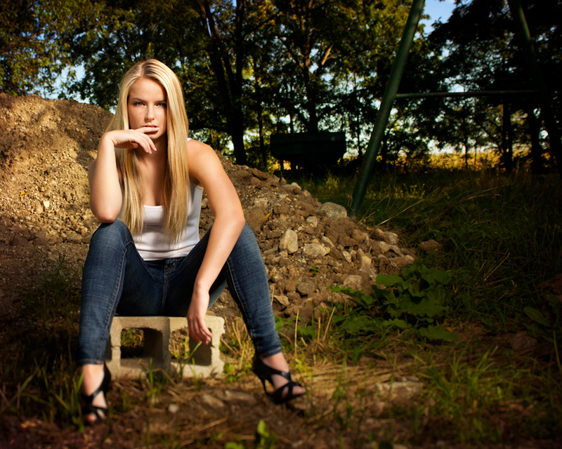 Female model photo shoot of Renee Laurin