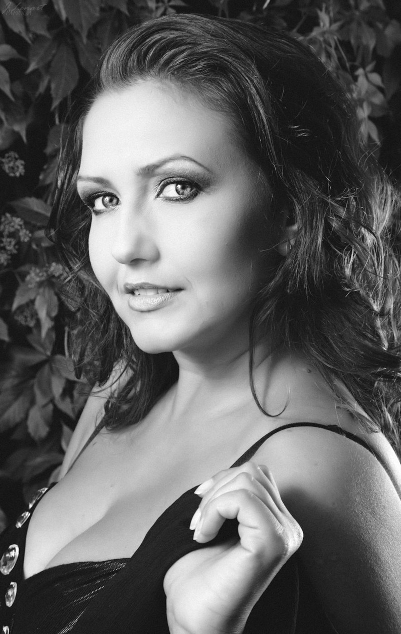 Female model photo shoot of  Evelina  Konvaliova