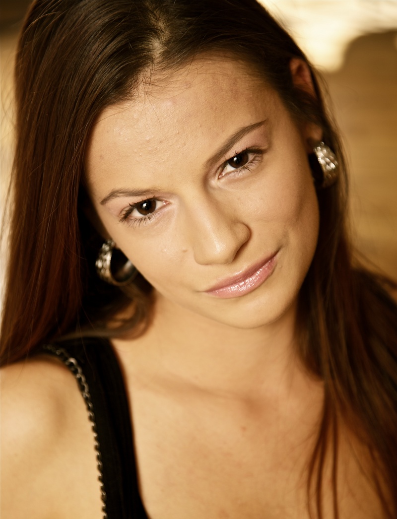 Female model photo shoot of Drina003