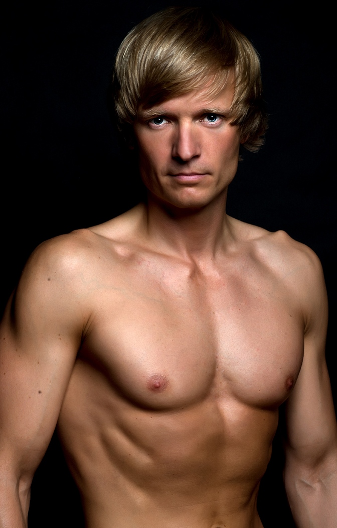 Male model photo shoot of Antti Hakala