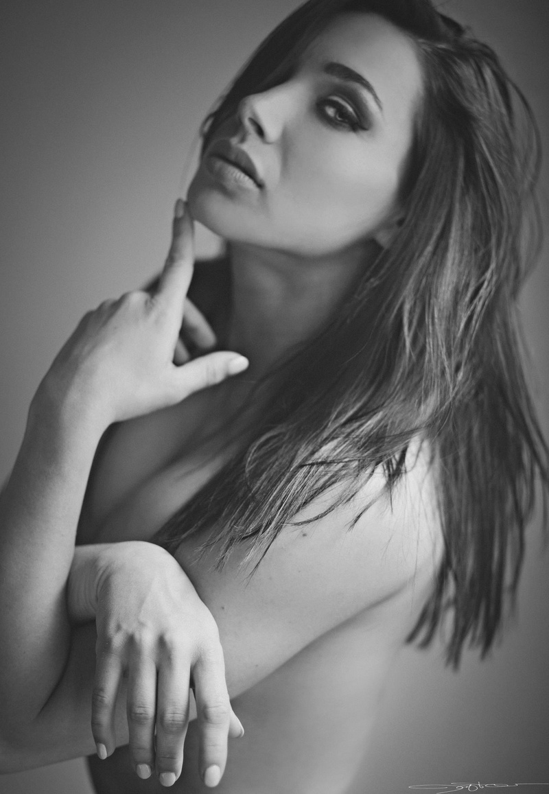 Female model photo shoot of Elena Yurgeneva