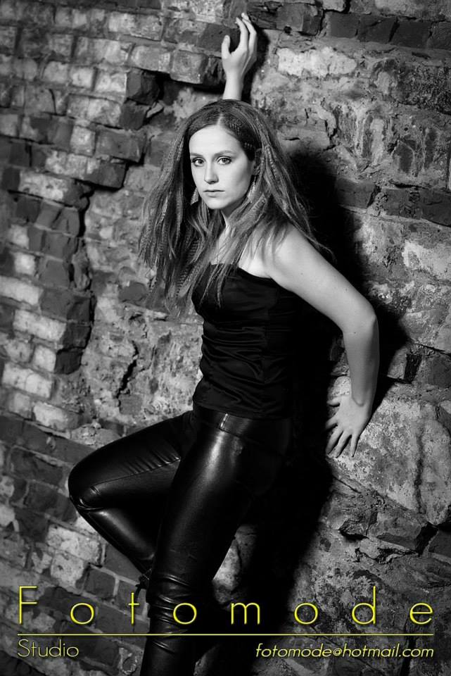 Female model photo shoot of Jomecky by fotomode