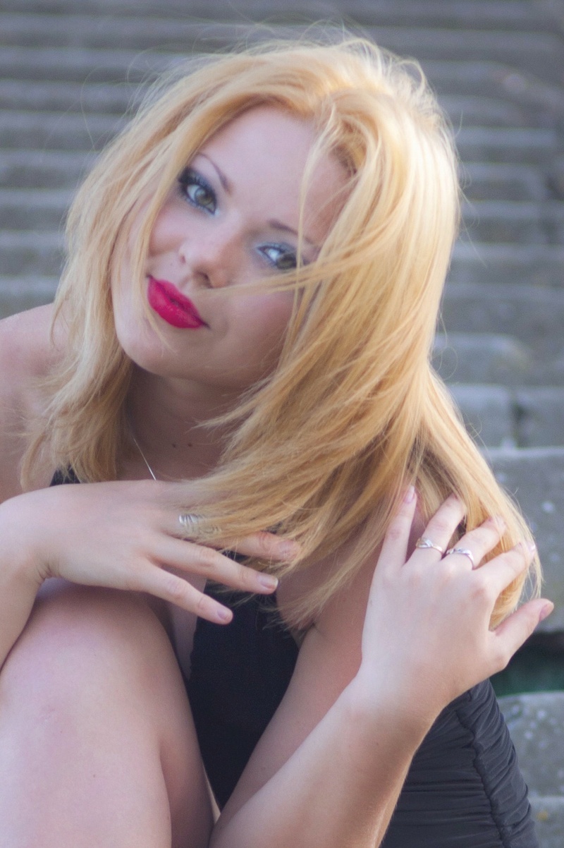 Female model photo shoot of Irena Stolz