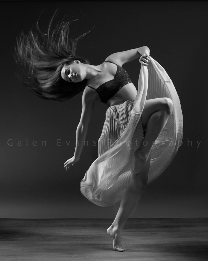 Female model photo shoot of Nicole Jae by Galen