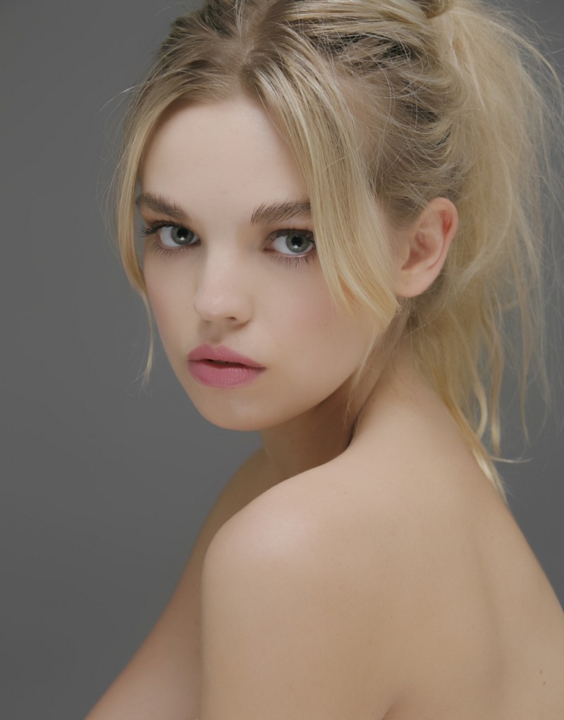 Female model photo shoot of Tut Hudson