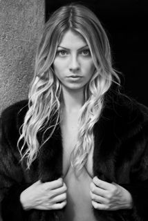 Female model photo shoot of Maris Jane