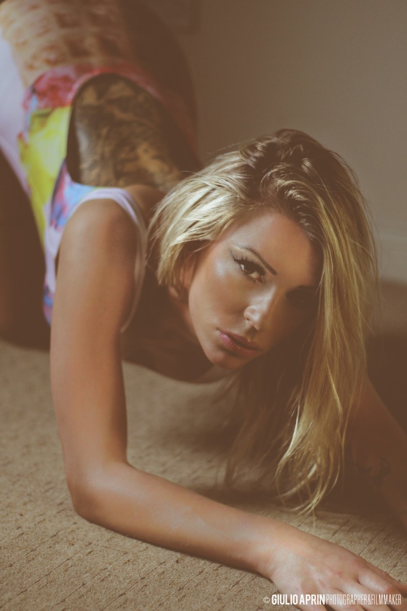 Female model photo shoot of Jennifer Deane