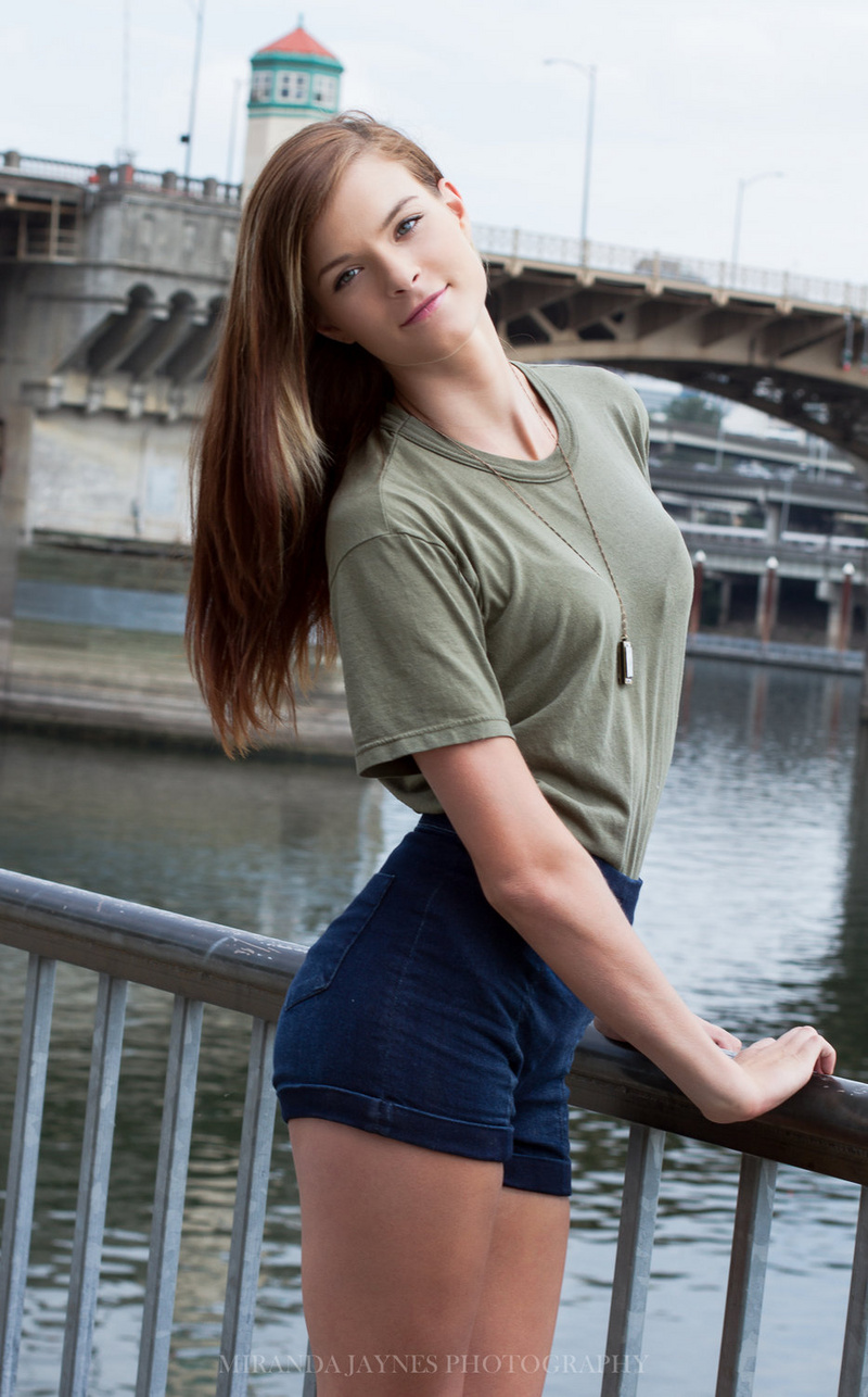 Female model photo shoot of Hannah Etter in Portland, Oregon