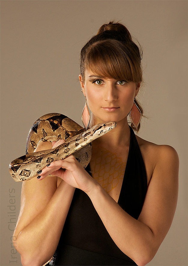 Female model photo shoot of Irena Childers