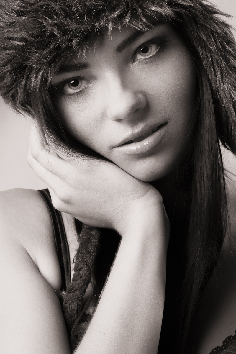 Female model photo shoot of Evelina Voy