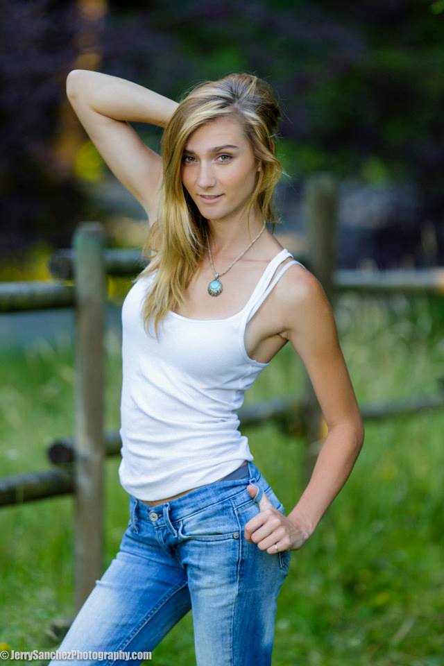 Female model photo shoot of Brittany W