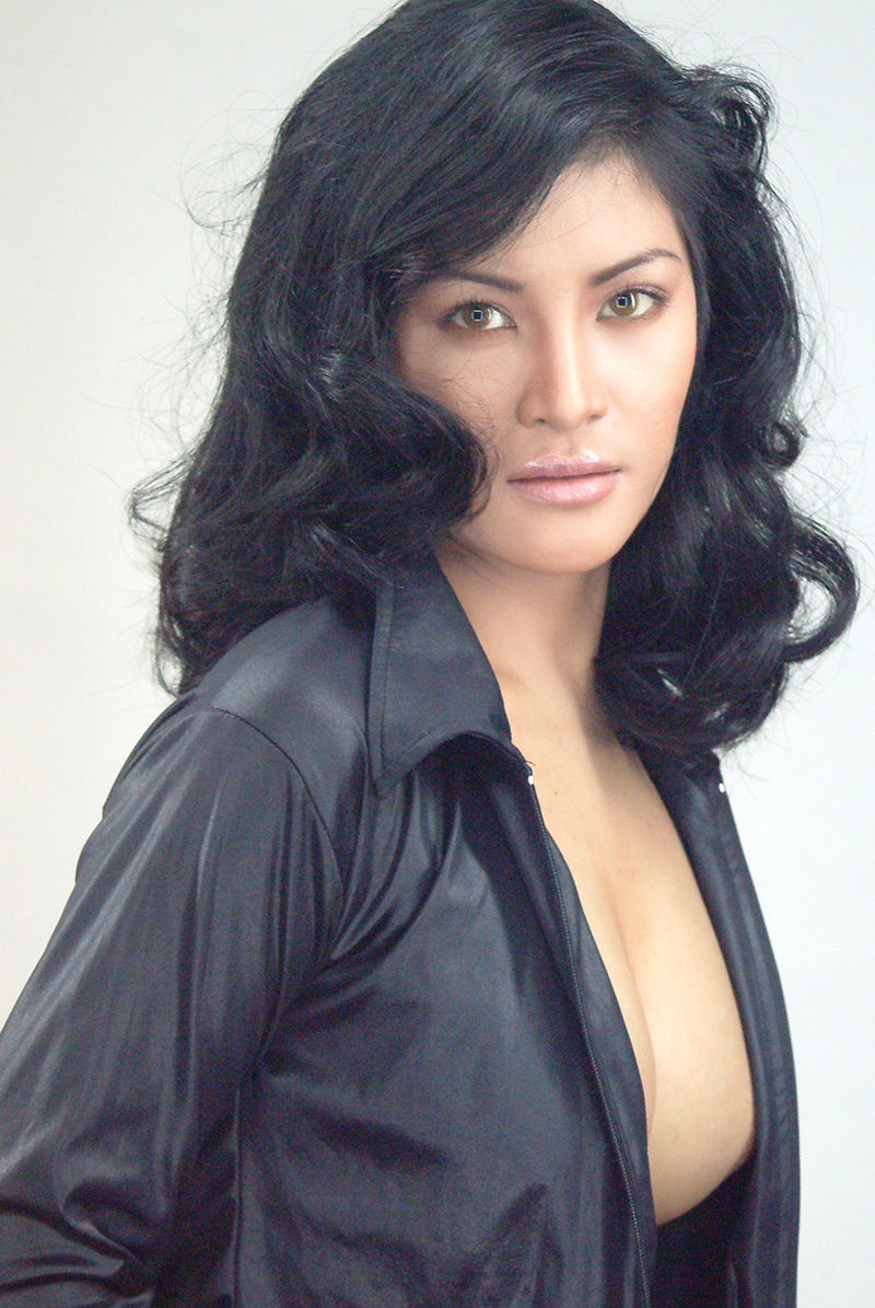 Female model photo shoot of liza licaros
