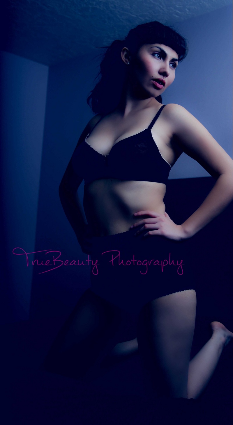 Female model photo shoot of TrueBeauty Photography 