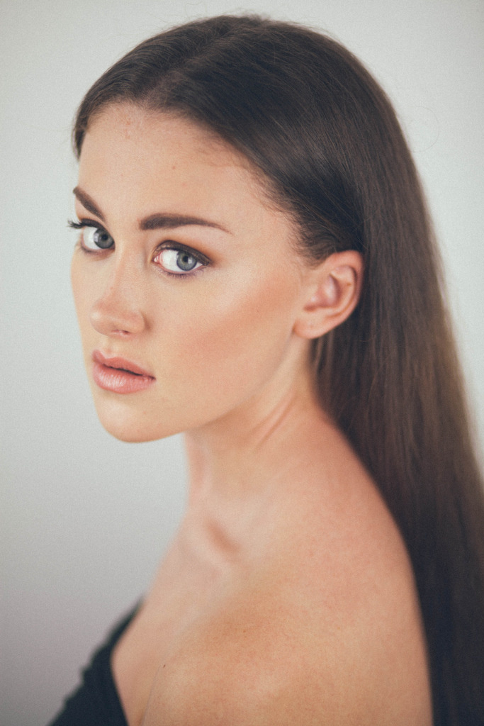 Female model photo shoot of Amber Gunther