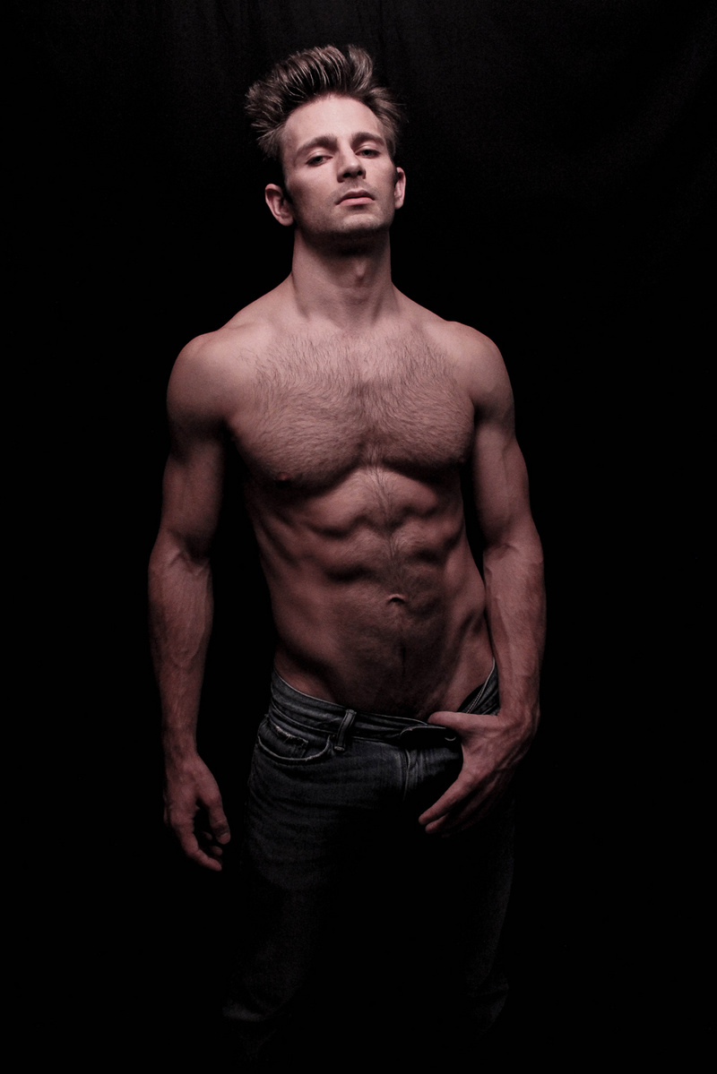 Male model photo shoot of Derek Yates