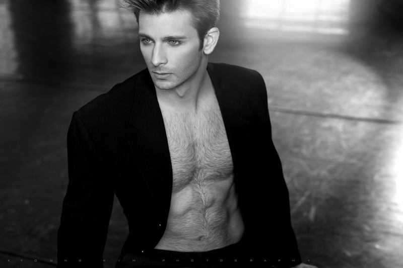 Male model photo shoot of Derek Yates