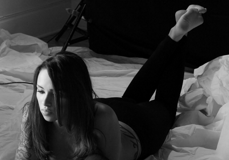 Female model photo shoot of Naomi Allura